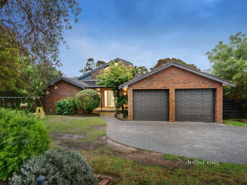 1 Maxine Drive, St Helena, VIC 3088