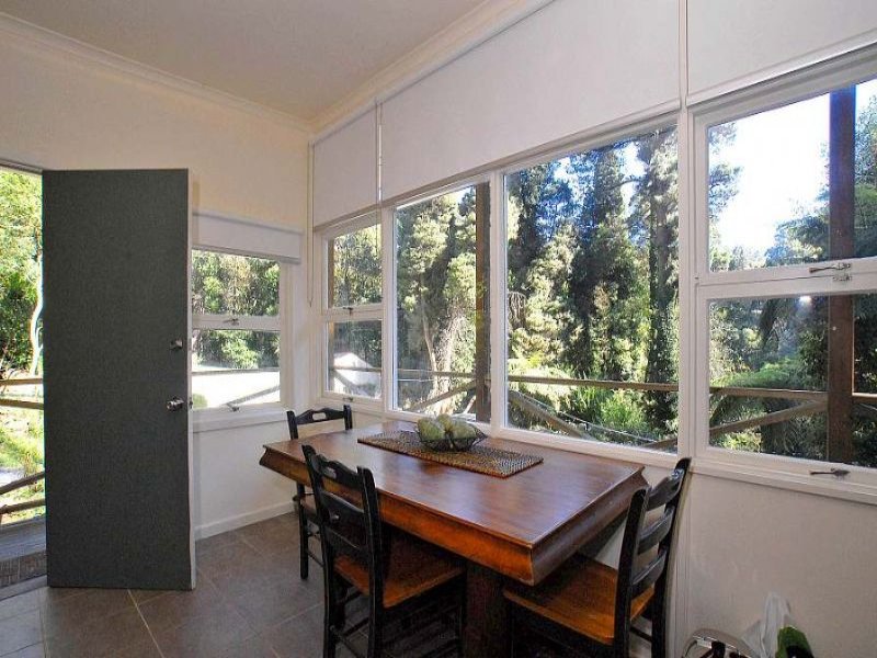 11 Perrins Creek Road, Olinda, VIC