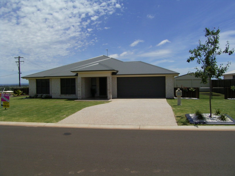 52 Honeyeater Drive, Highfields, Qld 4352 Property Details