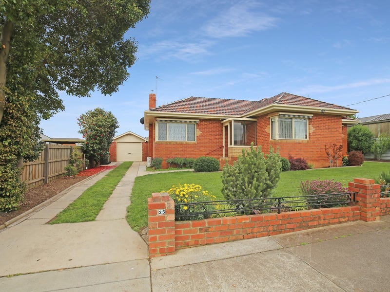 25 Peart Street, Leongatha, Vic 3953 House for Rent