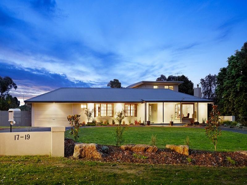 1719 Rainbow Valley Road, Park Orchards, VIC 3114