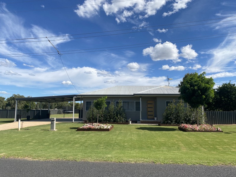 11 Cheney Road, Parkes, NSW 2870 Property Details