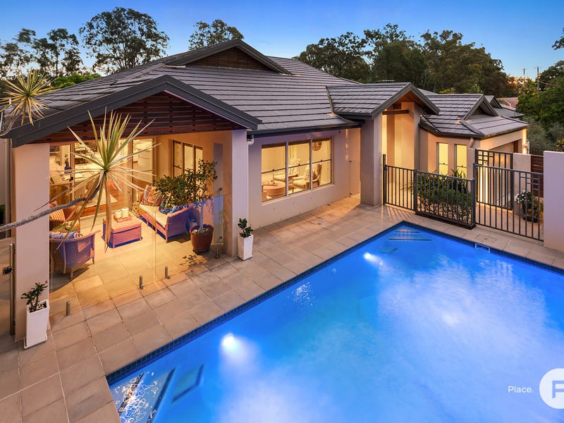 23 Highland Terrace, St Lucia, QLD 4067