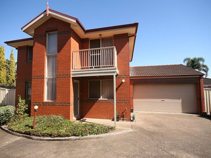 4/31 Bromley Avenue, Greenacre, NSW 2190 Property Details