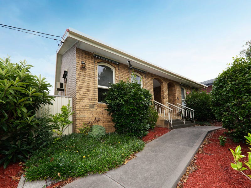 18 Weeden Drive Vermont South Vic 3133