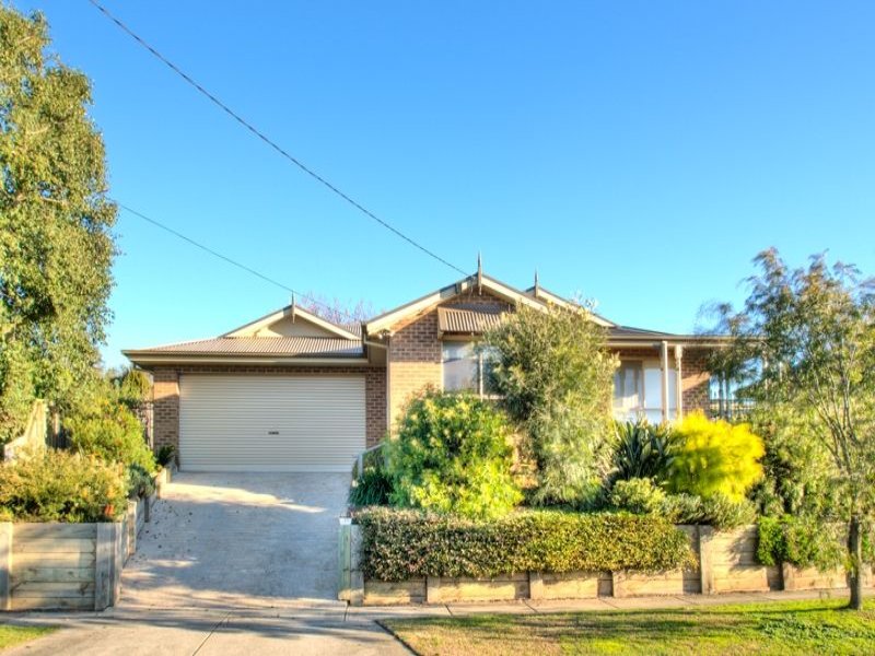 10 Hamilton Drive, Warragul, Vic 3820 Property Details