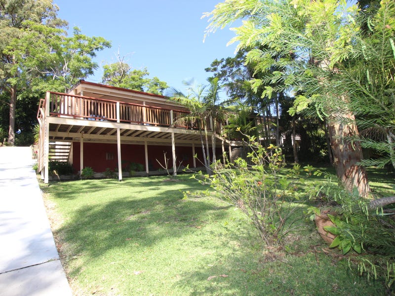 7 The Lakes Way, Elizabeth Beach, NSW 2428