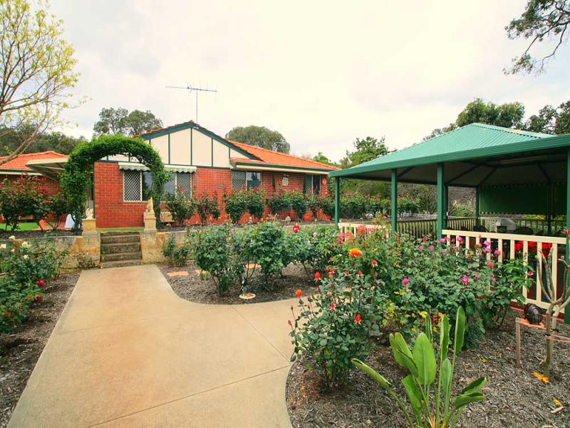 8 Bradshaw Road, Byford, WA 6122 Property Details