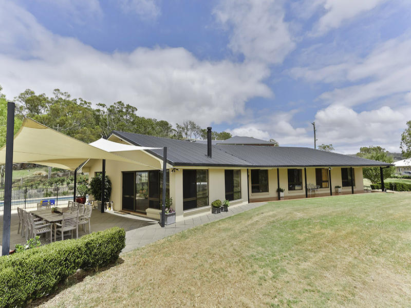 15 Manikato Drive, Hodgson Vale, QLD 4352