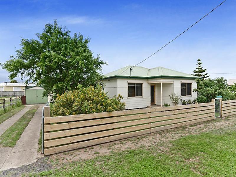 18 Hopkins Stree, Winchelsea, Vic 3241 Property Details