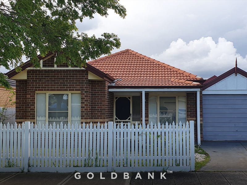 32 Lindsay Cres, Lynbrook, VIC 3975