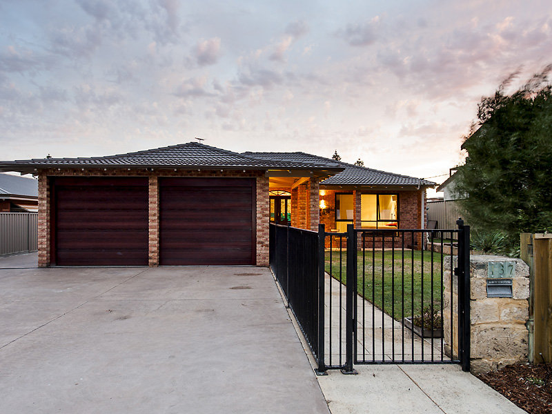 137 Penguin Road, Safety Bay, WA 6169