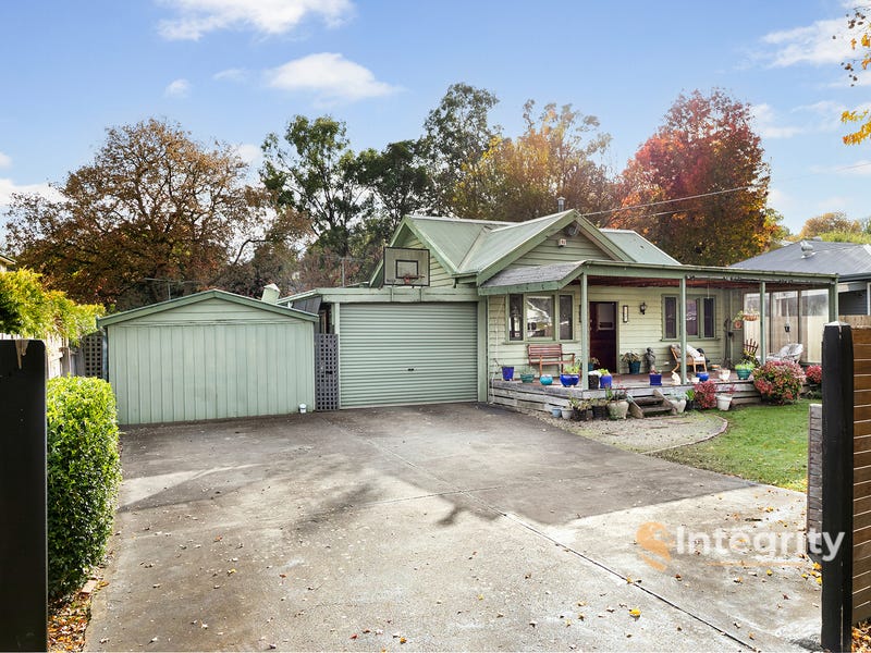 3/9 Elamo Road, Healesville, Vic 3777 House for Sale