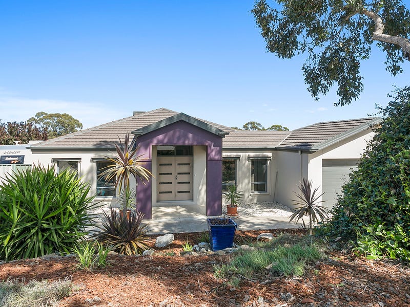 4 Highland Way, Maiden Gully, VIC 3551