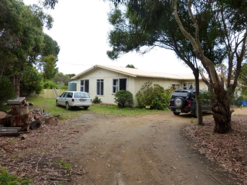 18592 Tasman Highway, Douglas River, TAS 7215