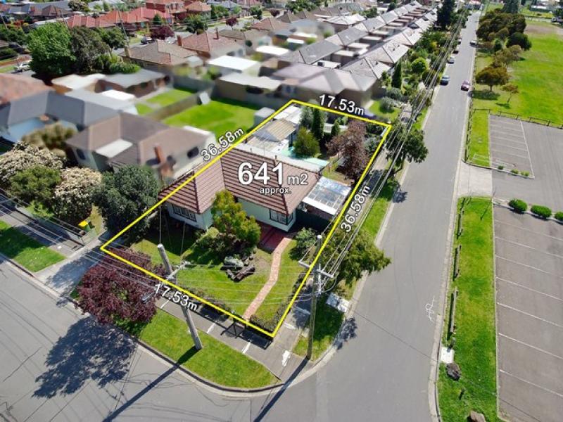 2 Emma Avenue, Reservoir, VIC 3073