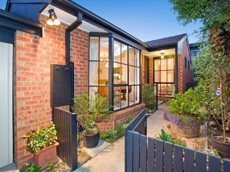 2/1 Johnston Street, Ashburton, Vic 3147 Property Details