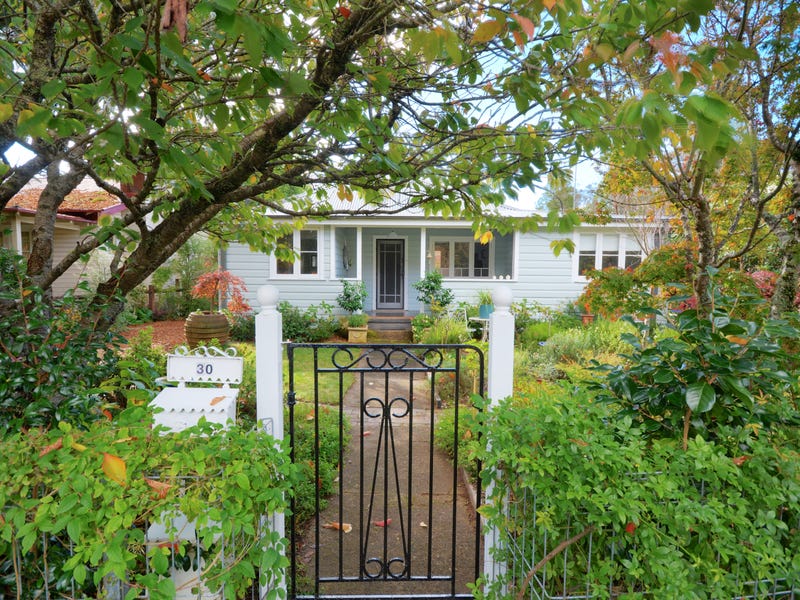 30 Brentwood Avenue, Blackheath, NSW 2785