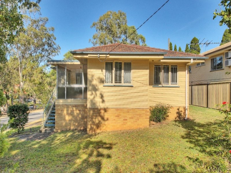 121 Beverley Hill St, Moorooka, Qld 4105 Property Details