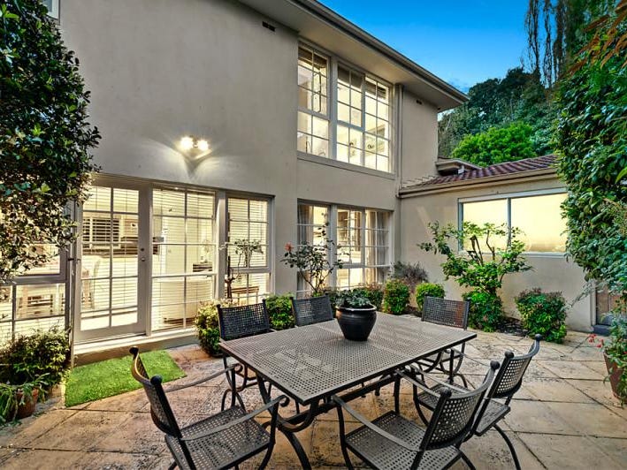 4a Canberra Road, Toorak, Vic 3142 Property Details