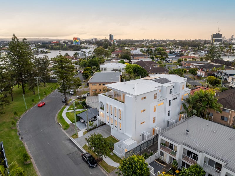 9 Sunset Boulevard, Surfers Paradise, QLD 4217