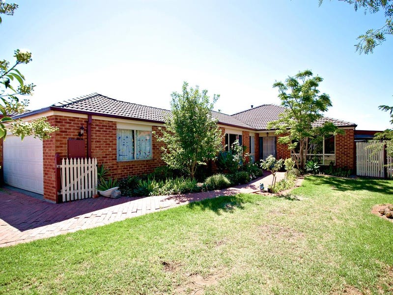 6 Chatterton Drive, Delahey, Vic 3037 Property Details