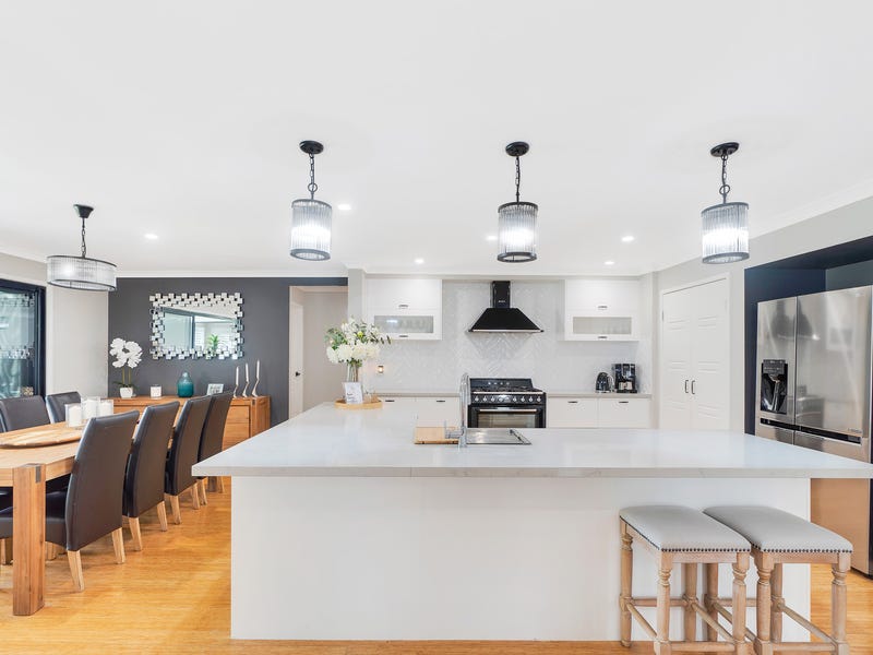 4 Harvard Street, Moggill, Qld 4070 Property Details