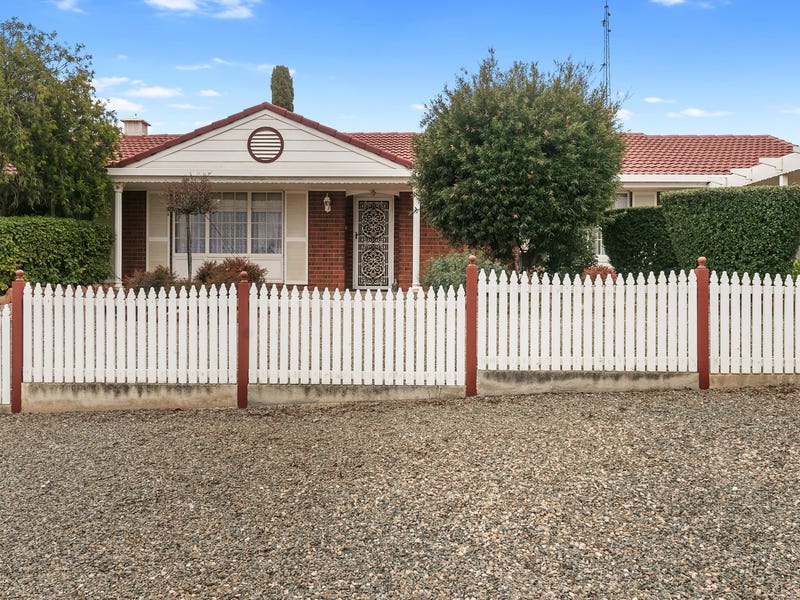 11 Paxton Terrace, Burra, SA 5417 House for Sale