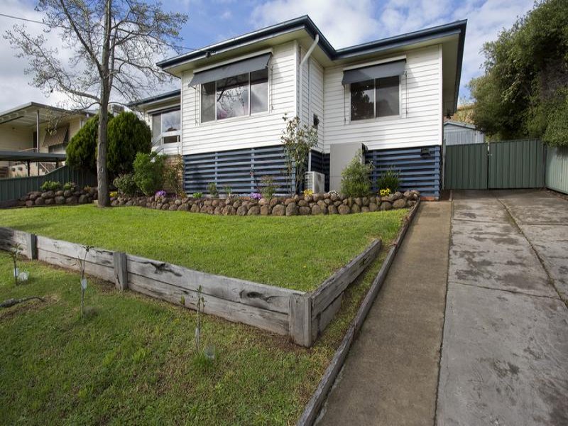 70 Maple Street, Golden Square, VIC 3555