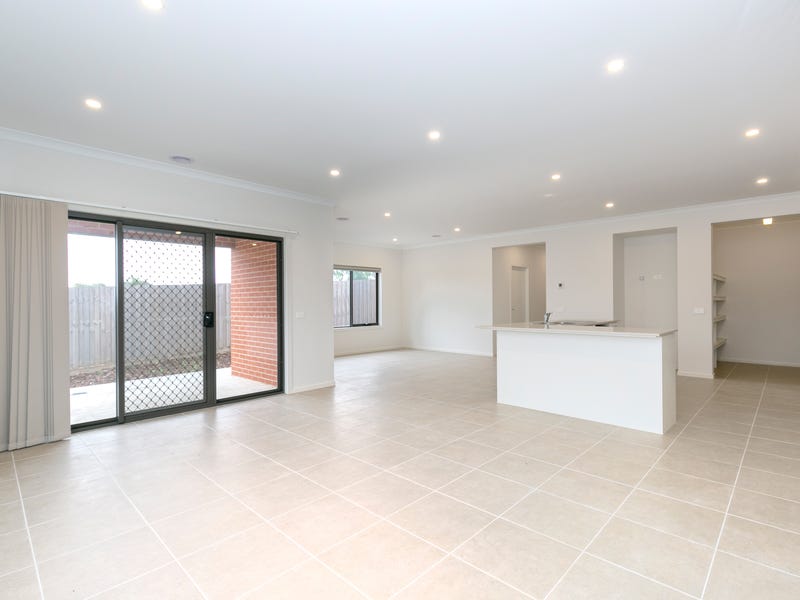 73 Largo Circuit, Junction Village, VIC 3977