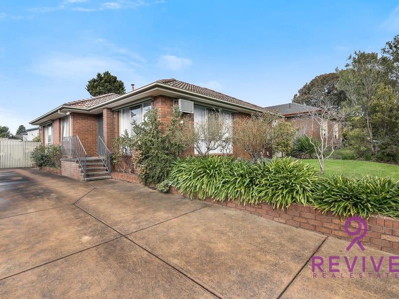 Houses for Sale in Endeavour Hills, VIC 3802