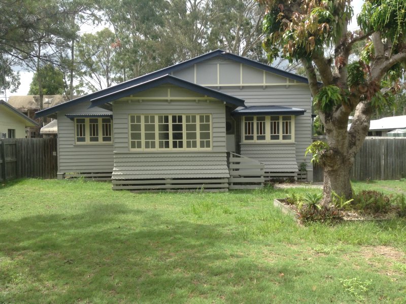 33 Kingfisher Parade, Toogoom, QLD 4655