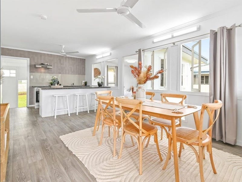 5 Kingsford Street, Mooroobool, QLD 4870