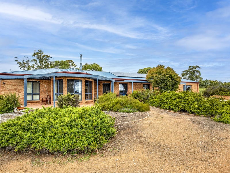 230 Harolds Cross Road, Captains Flat, NSW 2623