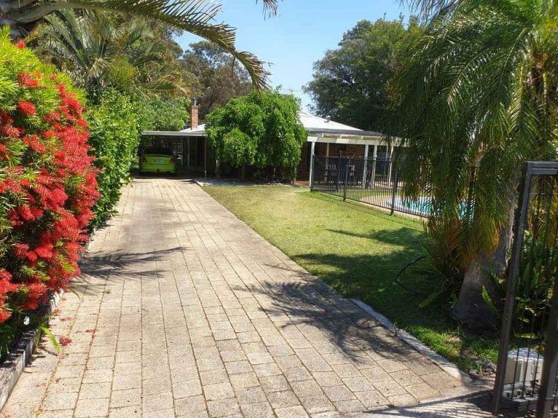 32 Dawson Ave, Forrestfield, WA 6058 Property Details