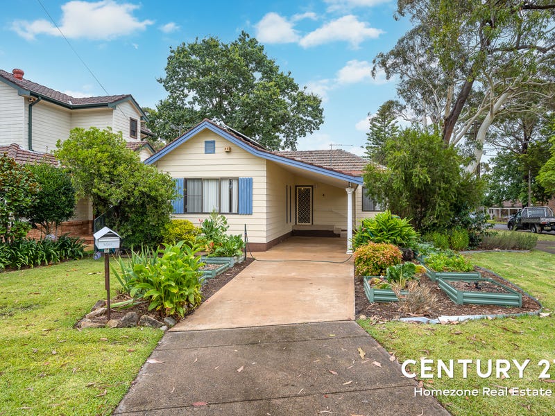 1 Monie Avenue, East Hills, NSW 2213