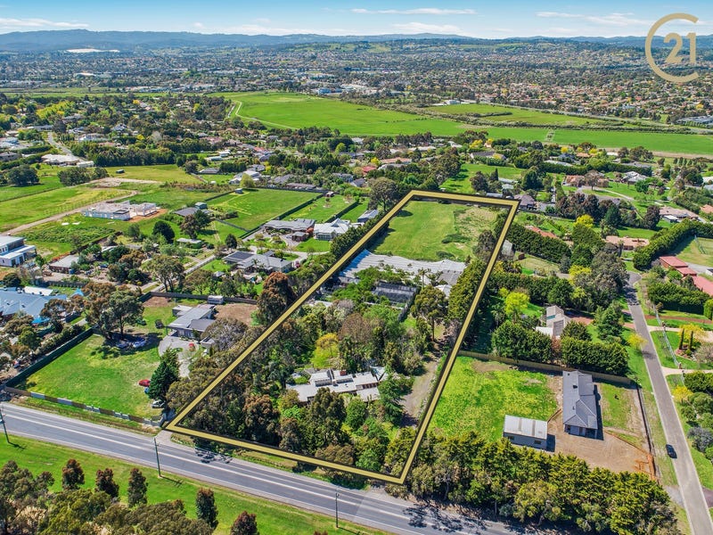 326-328 Pound Road, Narre Warren South, Vic 3805