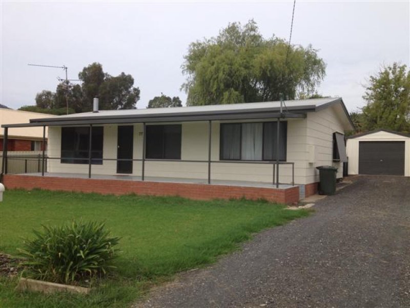 77 Lockhart Street, Adelong, NSW 2729