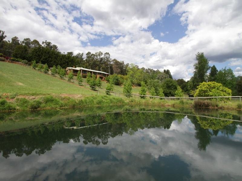 140 Forrest Road, Pickering Brook, WA 6076