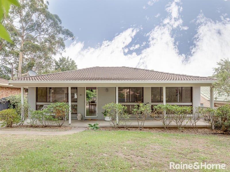 76 Ross Avenue, Narrawallee, NSW 2539 Property Details