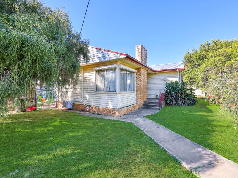 1 David Street, Tamworth, NSW 2340 House for Sale