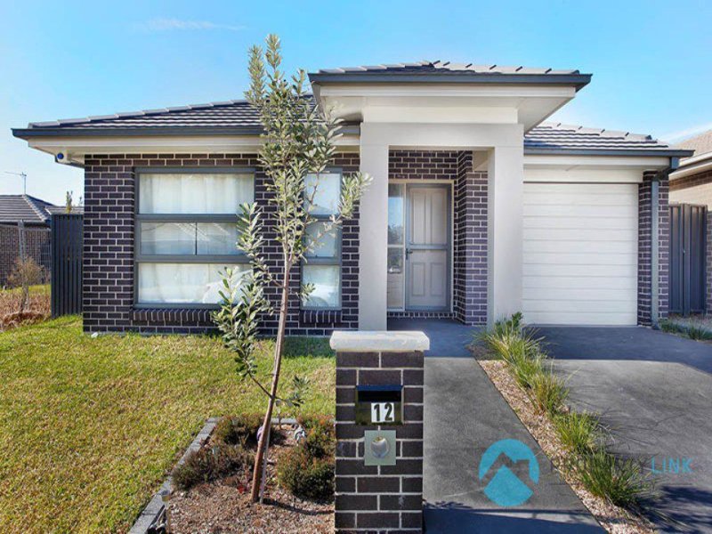 12 Tucker Street, Ropes Crossing, NSW 2760