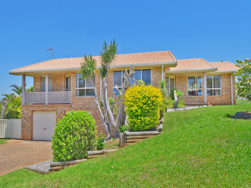 350 Crestwood Drive, Port Macquarie, NSW 2444