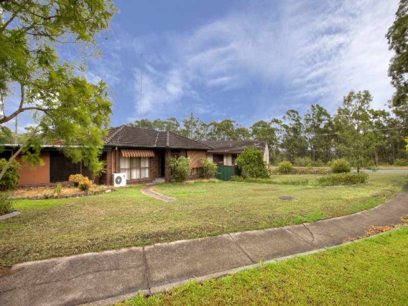 4 Woolley CLose, Thornton, NSW 2322 Property Details