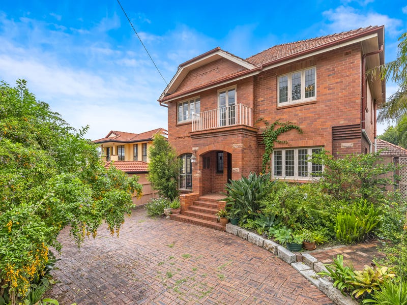 11 Hawken Drive, St Lucia, Qld 4067