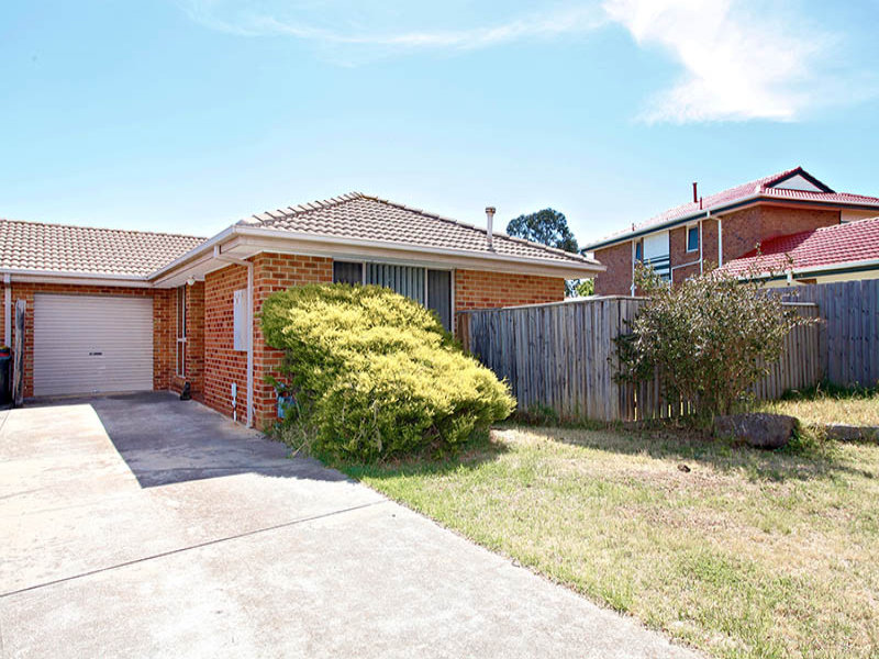 2/4 Asquith Place, Melton West, VIC 3337