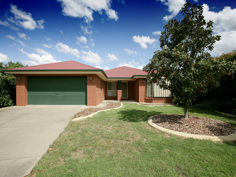 14 Delvin Place, Kooringal, NSW 2650 Property Details