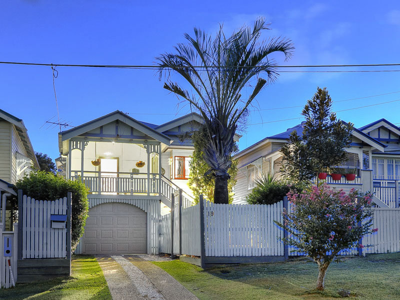 19 Lydia Street, Kalinga, QLD 4030