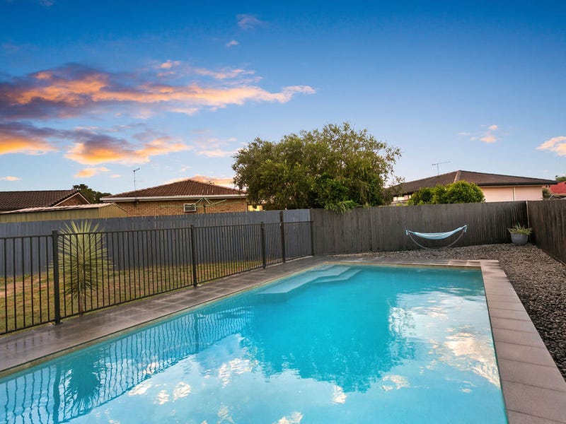 8 Kelso Close, Yamanto, QLD 4305