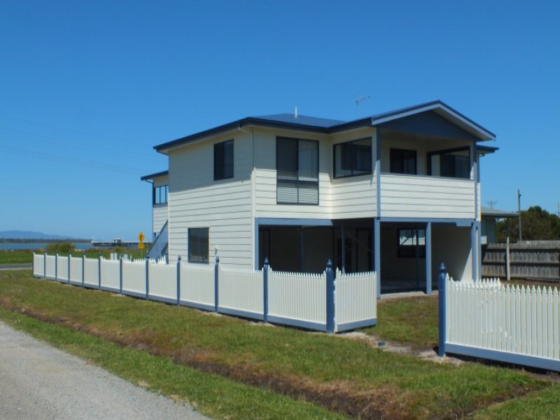 13 Lewis Street, Port Welshpool, VIC 3965